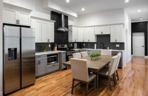 Covington Apartment | Getaway on Lee - Covington 3 Bedroom Apartment