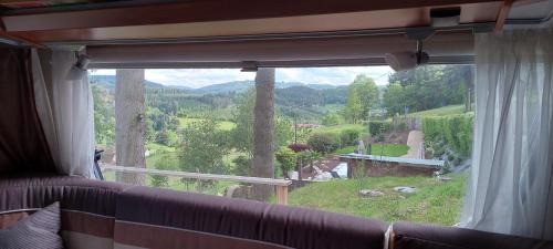 Anglure-sous-Dun Other | Gezellige luxe caravan met zwembad in zuid- Bourgogne