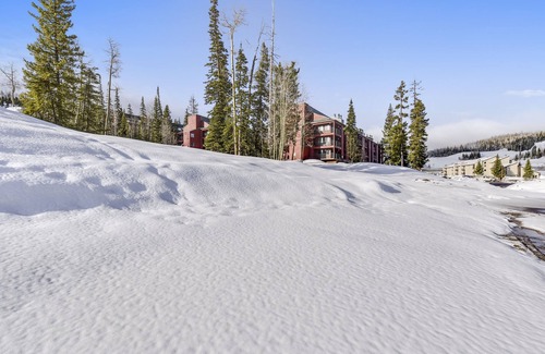 Brian Head Condo | Giant Steps #44 - ski in/out - great location to the slopes
