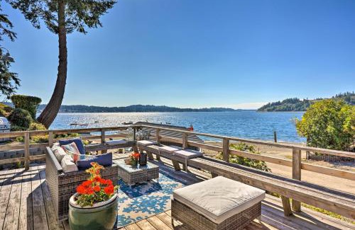 Gig Harbor House | Gig Harbor House with Private Beach and Views!