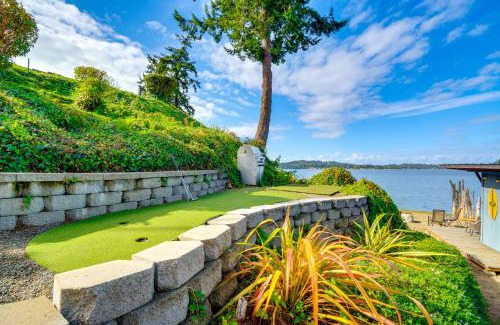 Gig Harbor House | Gig Harbor House with Private Beach and Views!