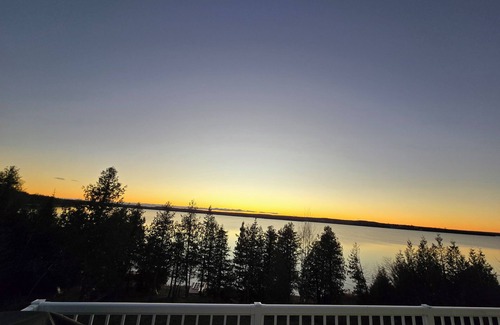 Manitoulin District Cottage | Giizhgok Geegabeek - Cedar Shore Cottages "Where Relaxation and Adventure Meet"