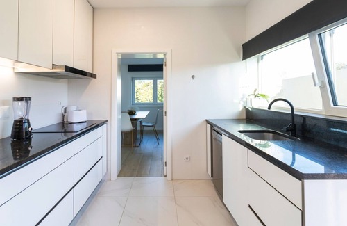 Canidelo House | GIL LOVE - Luxurious V5 w/Pool by LovelyStay