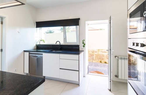 Canidelo House | GIL LOVE - Luxurious V5 w/Pool by LovelyStay