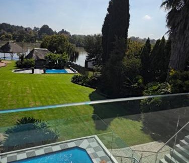 Sasolburg Villa | Gillino Vaal River Luxury Retreat
