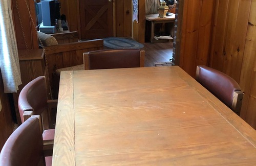 Redwood Cottage | “GimmeShelter” Cozy 4 bedroom cottage in the heart of the Thousand Islands