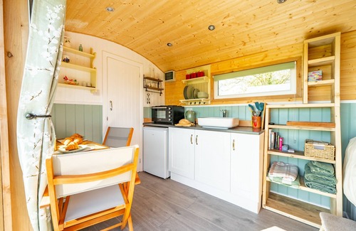 Howlett End House | Gin and Toffee is a beautifully restored railway carriage nestled in Thaxted