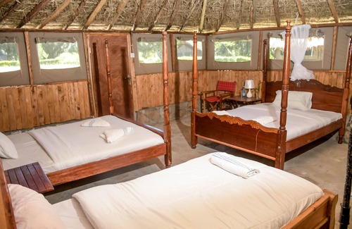 Mara North Conservancy Hotel | Giraffe Hills Mara Camp
