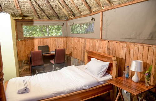 Mara North Conservancy Hotel | Giraffe Hills Mara Camp