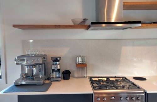 Federal Cottage | Girayir Cottage. Native gardens. Byron hinterland. Abundant wildlife.