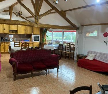 Montesquieu-Avantes House | GITE A LA FERME