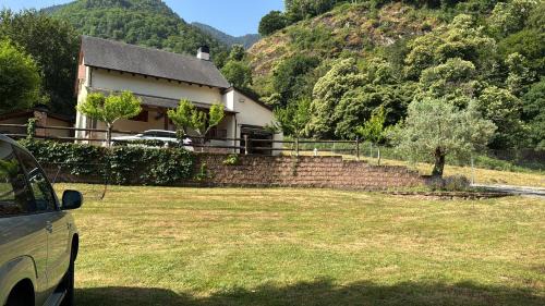 Saint-Beat House | Gite Ballestan