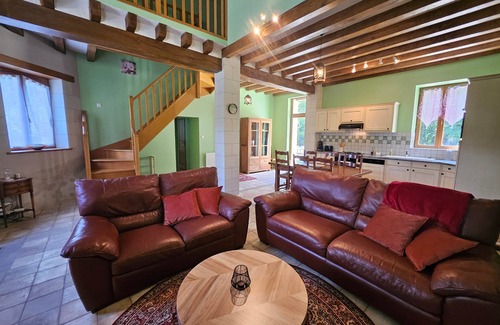 Rille House | Gîte Champagne, spacious with a private forest