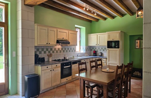 Rille House | Gîte Champagne, spacious with a private forest