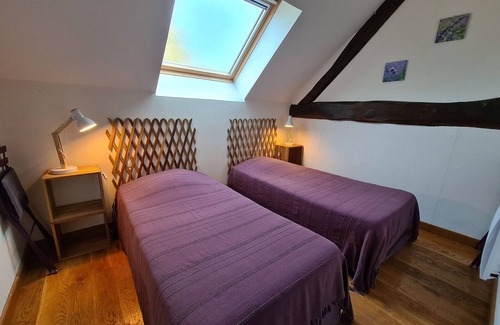 Dampierre-en-Burly Cottage | Gite Dampierre-en-Burly, 2 bedrooms, 4 persons