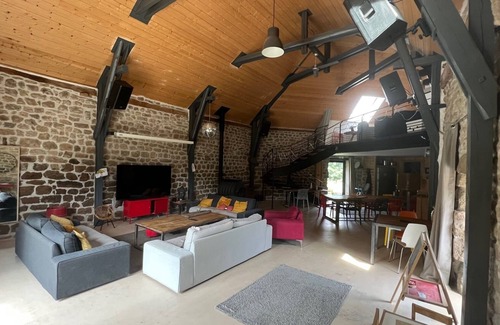 Peyre-en-Aubrac House | Gite de Groupe Lozère Aubrac