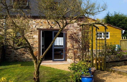 Lezardrieux House | GITE DU PECHEUR IN THE HEART OF THE PRESQU'ILE DE LEZARDRIEUX NEAR PAIMPOL BREHAT