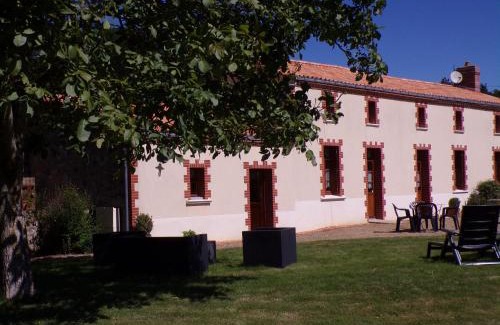 Chanteloup-les-Bois House | Gite Forestier Gentil