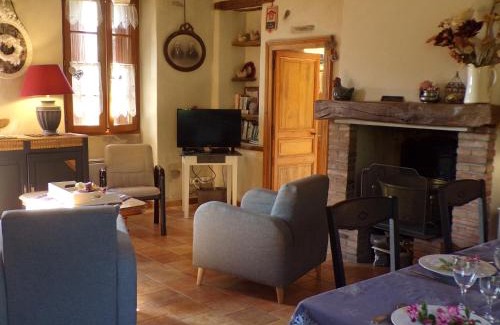 Chanteloup-les-Bois House | Gite Forestier Gentil