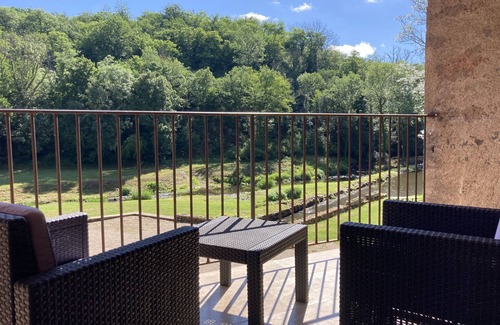 Montigny-Saint-Barthelemy House | Gîte in the middle of nature with river and wood views in the Morvan region of France
