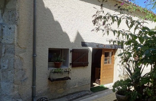 Montlauzun House | GITE IN THE HEART OF QUERCY BLANC