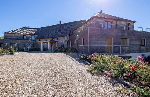 Jouy-le-Potier Cottage | Gite Jouy-le-Potier, 2 bedrooms, 4 persons