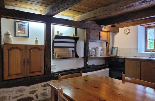 Saint-Saud-Lacoussiere House | Gite La Cave; stylish and comfortable countryside house