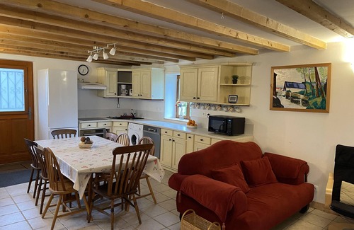 Vicq House | Gite Le Buget - ideal for families, 3 bedrooms, sleeps 8