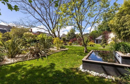 Flore Cottage | Gite Le Mans, 6 bedrooms, 15 persons