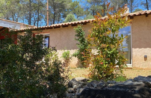 Entrecasteaux House | Gîte les Aleps Provence verte Enchanted refuge in the heart of the forest