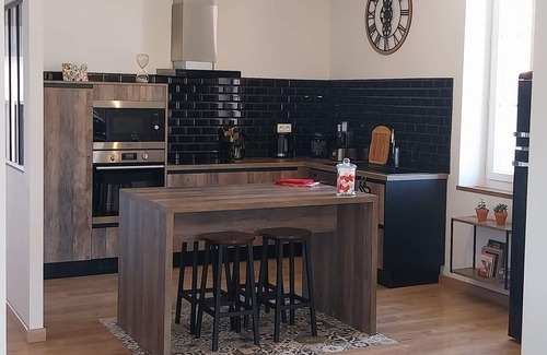 Feugarolles House | Gite Lou Héouguet: atypical industrial-style house (Rated 4*)