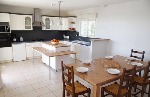 Le Montat House | GITE NEAR CAHORS WITH PRIVATE HEATED POOL