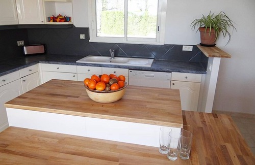 Le Montat House | GITE NEAR CAHORS WITH PRIVATE HEATED POOL