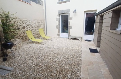 Saint-Mesmin House | Gite, Proche puy du fou Pour 6 Personnes Idéal Pour Famille Commerce à Proximité