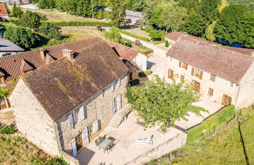 Marquay House | Gite, rooms, chalets on an estate of 2 hectares with heated swimming pool