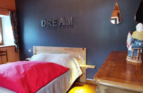 Saint-Julien-des-Chazes Cottage | Gite Saint-Julien-des-Chazes, 4 bedrooms, 9 persons