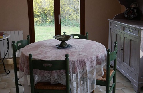 Saint-Denis-de-l'Hotel House | Gite Saint-Denis-de-l'Hôtel, 2 bedrooms, 5 persons