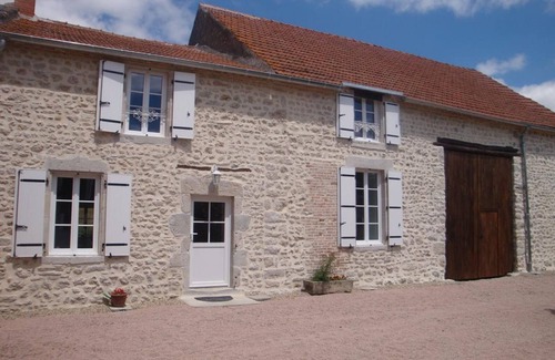 Saint-Priest-d'Andelot Cottage | Gite Saint-Priest-d'Andelot, 1 bedroom, 2 persons