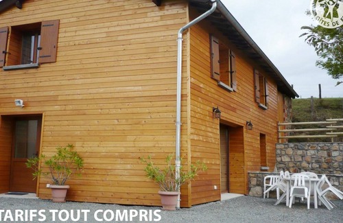 Saint-Cyr-de-Valorges Cottage | Gite Saint-Cyr-de-Valorges, 4 bedrooms, 8 persons