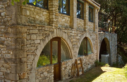 Issirac Cottage | Gîte, sleeps 4, calm and restful, breathtaking views, in the heart of nature.