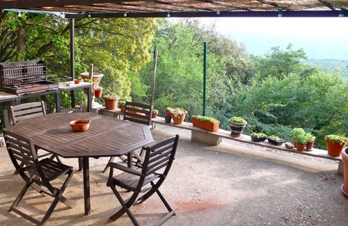 Issirac Cottage | Gîte, sleeps 4, calm and restful, breathtaking views, in the heart of nature.