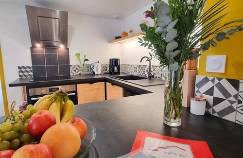 Saint-Just-la-Pendue Cottage | Gite St-Just-la-Pendue, 4 bedrooms, 8 persons