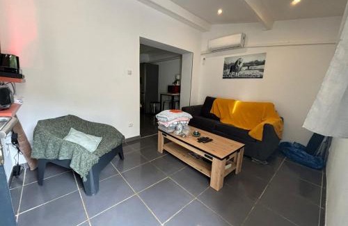 Niolon Apartment | GITE TOUT CONFORT Parc UNESCO des CALANQUES LA VESSE