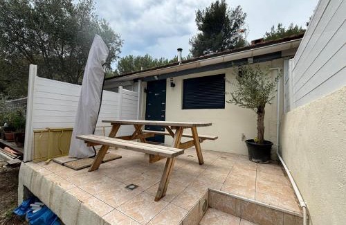 Niolon Apartment | GITE TOUT CONFORT Parc UNESCO des CALANQUES LA VESSE