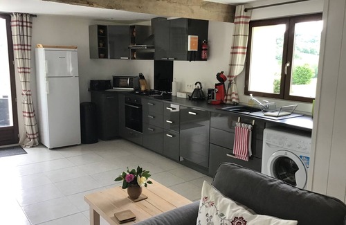 Bazordan Cottage | Gite Trejeau For Two near Castelnau Magnoac with magnificent mountain views