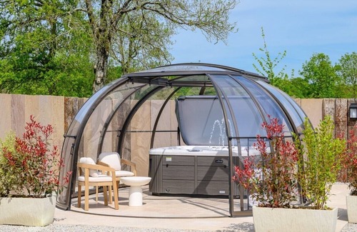 Saint-Sauveur-le-Vicomte House | Gîte with jacuzzi sleeps 4