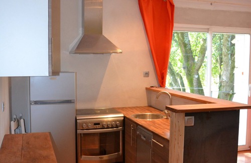 Lagorce Cottage | Gîte with spacious terrace, beautiful views, close to shops and rivers