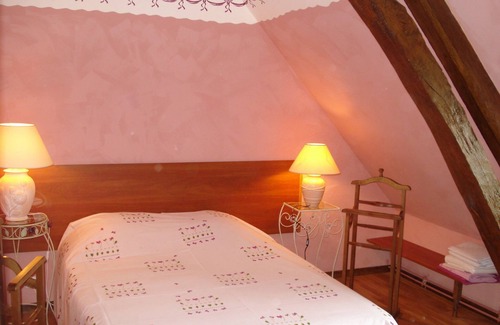 Lessard-et-le-Chene Cottage | Gites 8 adults 2 children ---- in the middle of Haras