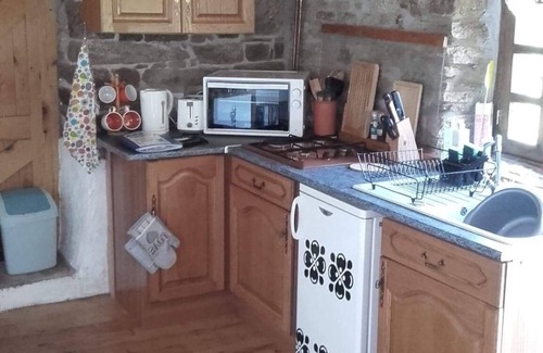 Camors Cottage | Gites de Camors - Wren's Nest Sleeps 2 (1 Bedroom)