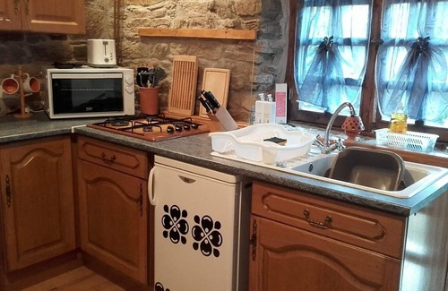 Camors Cottage | Gites de Camors - Wren's Nest Sleeps 2 (1 Bedroom)